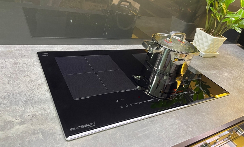 Đ&aacute;nh gi&aacute; bếp từ Eurosun EU-T715Pro 2