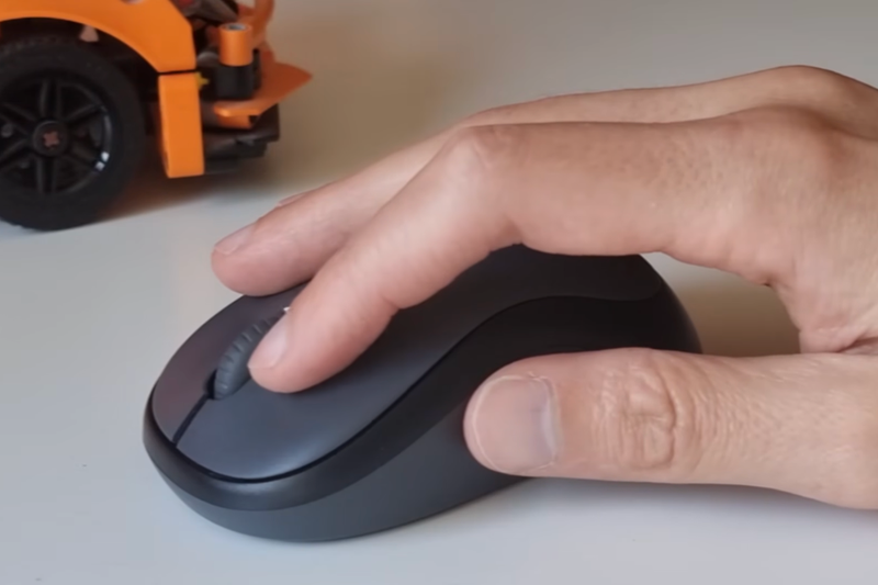 Đánh giá chuột Logitech M220 (3)