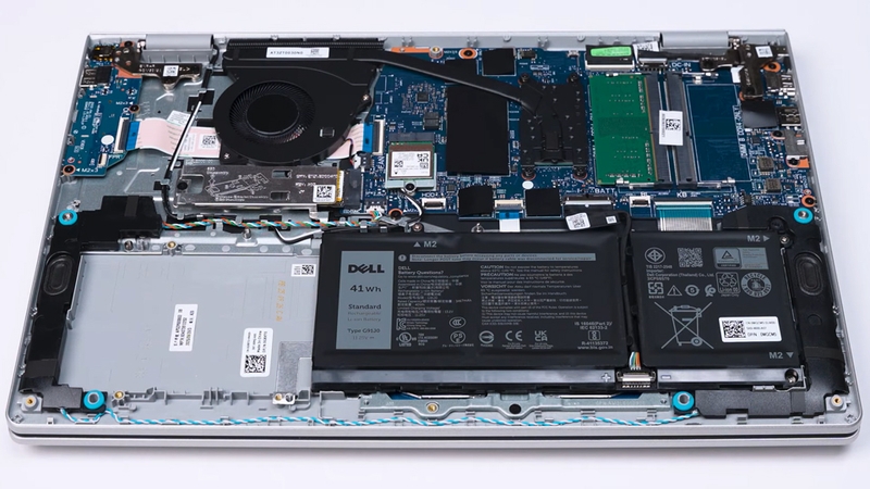 Cận cảnh các bộ phận phần cứng bên trong laptop