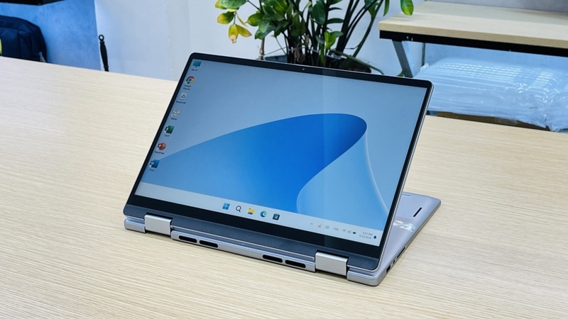 Giá Dell Inspiron 7440 2 in 1 khoảng 30.000.000 đồng