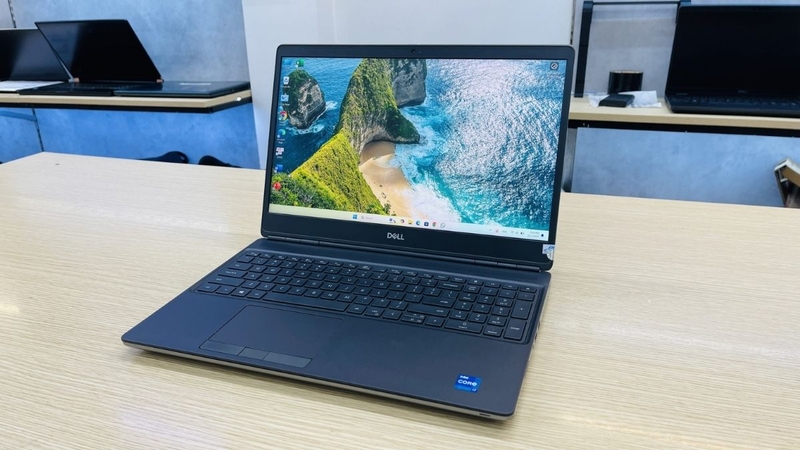 Đánh giá Dell Precision 7560 chi tiết từ thiết kế đến hiệu năng