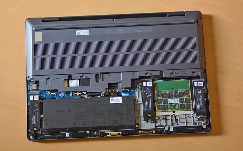 Đánh giá Dell Pro Max 18 Plus - hình 2