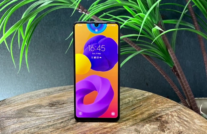 Đánh giá Galaxy M42 - hình 1