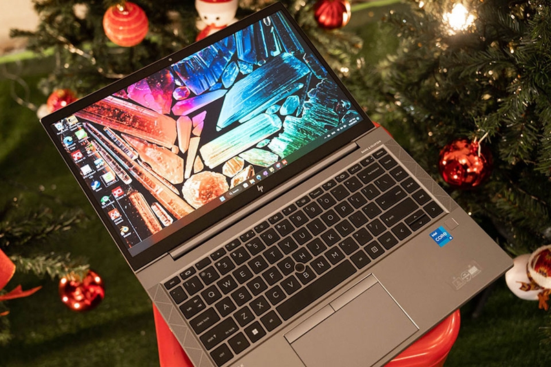 Đánh giá HP ZBook Firefly 14 G8 - 04