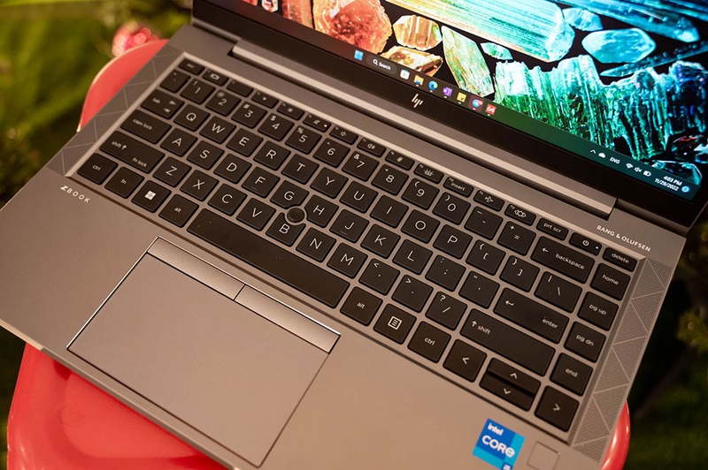 Đánh giá HP ZBook Firefly 14 G8 - 06