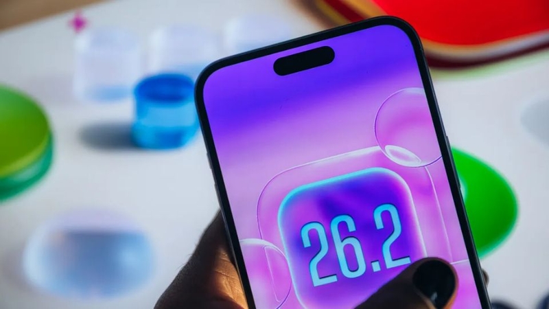 đánh giá pin iOS 26.2 5