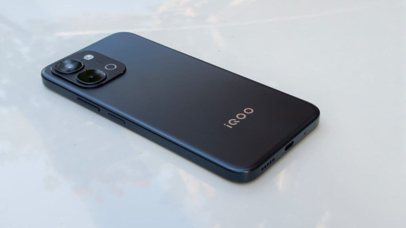 Đánh giá iQOO Z11x 5