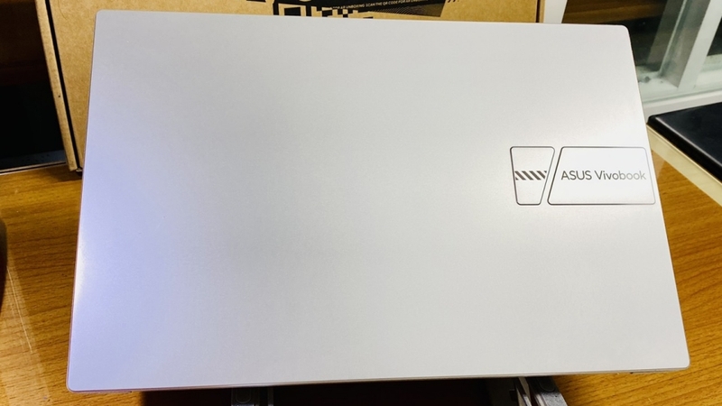 Asus Vivobook 14 mẫu BK376W là chiếc laptop văn phòng hiện đại, trẻ trung và sang trọng