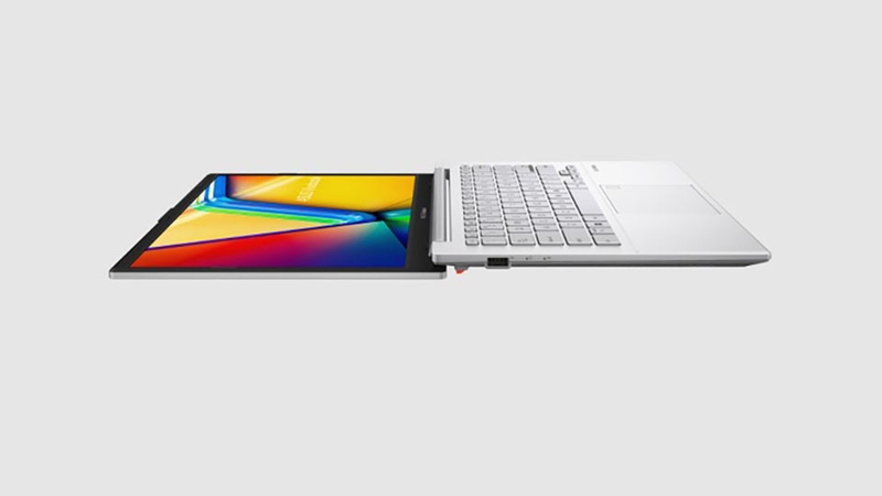 Đánh giá laptop ASUS Vivobook Go 14 E1404FA-NK177W (hình 3)