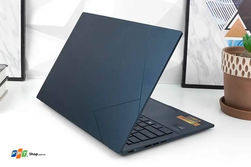 Đánh giá laptop ASUS Zenbook 14 UX3405CA-ST648W 7