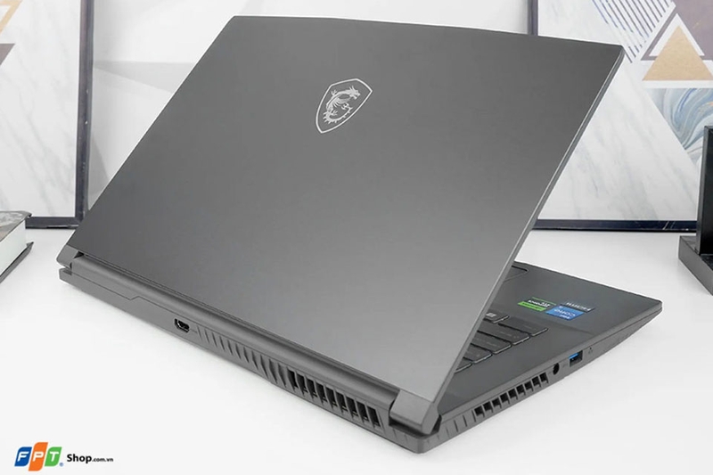 Đánh giá laptop gaming MSI Thin 15 B13UC 2044VN - 08