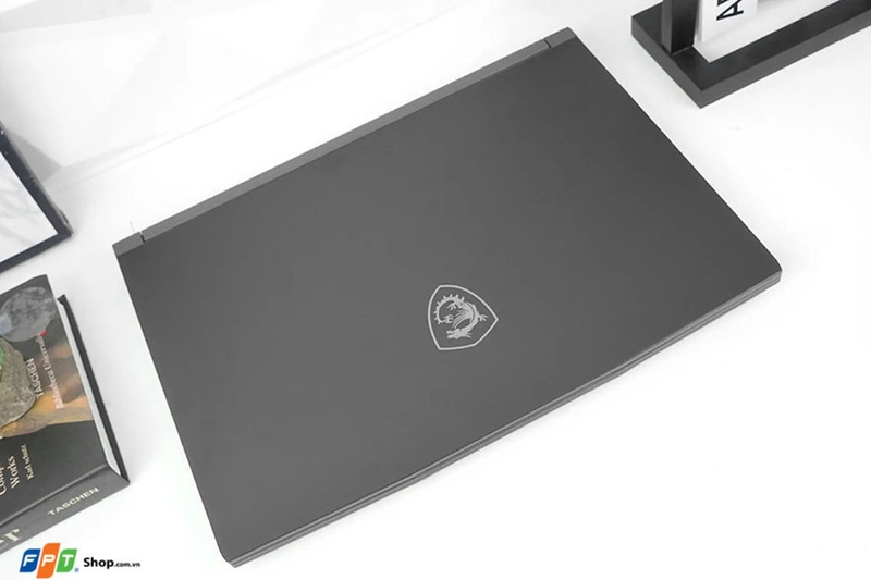 Đánh giá laptop gaming MSI Thin 15 B13UC 2044VN - 07