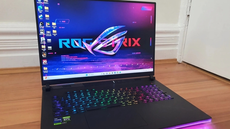 Asus Rog Strix G18 G814JVR N6O89W có thiết kế đậm chất gaming