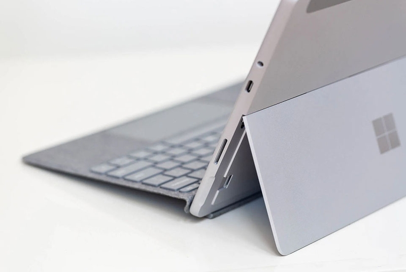 Đánh giá laptop Surface Go - 01