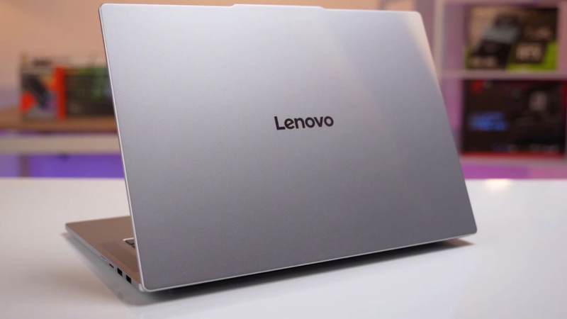Lenovo Ideapad Slim 3 OLED có thiết kế theo phong cách sang trọng và cao cấp