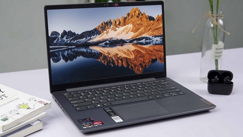 Máy tính có màn hình kích thước 14, 15 hoặc 16 inch tuỳ theo từng mẫu mã