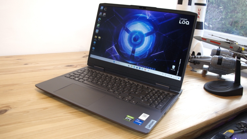 Đánh giá Lenovo LOQ 15iHR8 1