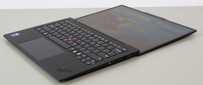 danh-gia-lenovo-thinkpad-x1-carbon-gen-13-2.jpg