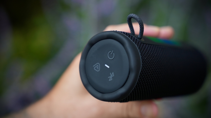 đánh giá loa JBL Grip 3.jpeg