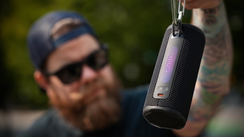 đánh giá loa JBL Grip 5.jpeg