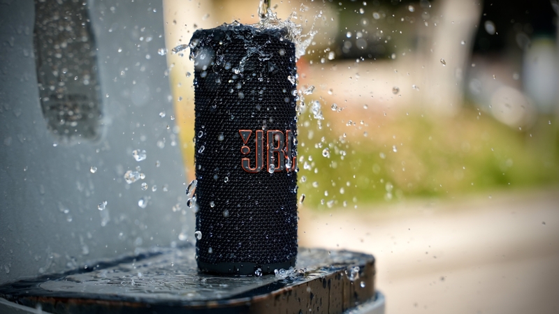 đánh giá loa JBL Grip 6.jpeg