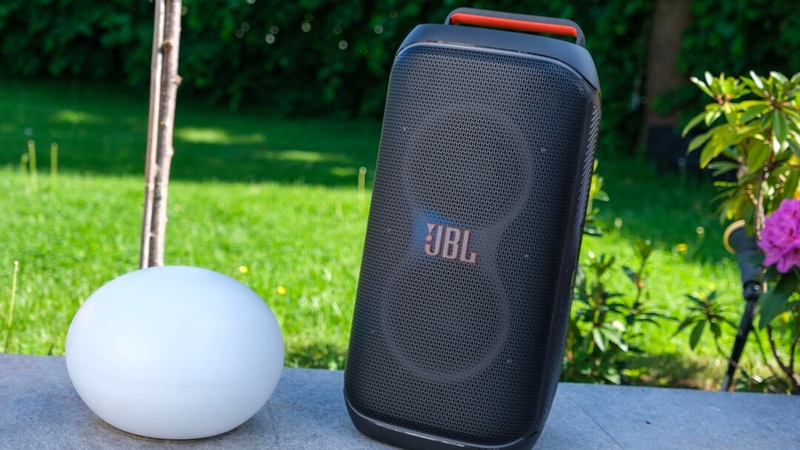 Đánh giá loa JBL PartyBox Club 120 5