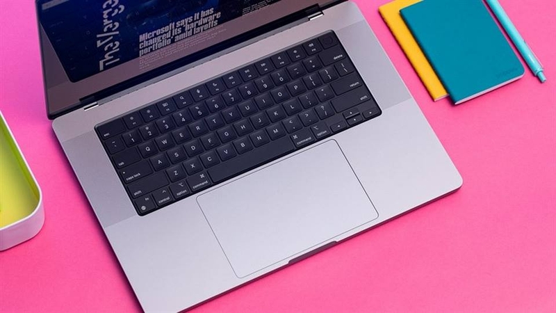 Bàn phím và touchpad mang lại trải nghiệm thoải mái