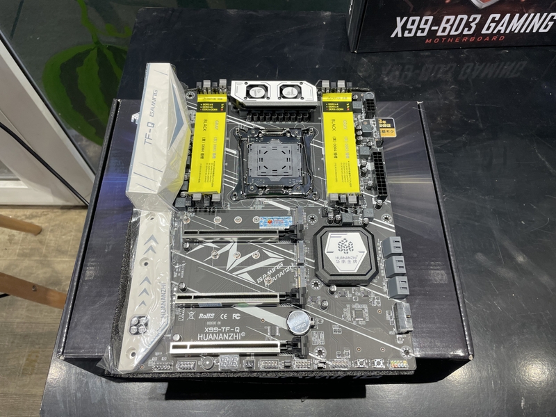 danh gia mainboard huananzhi x99 tf gaming ve chipset và socket