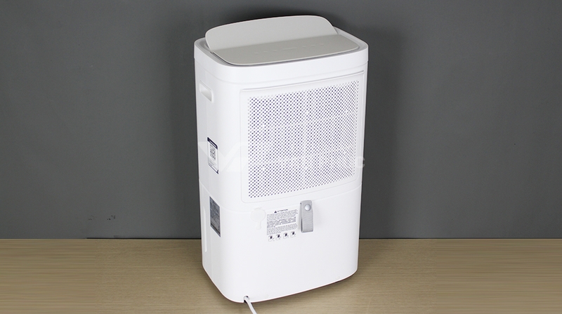 Đánh giá máy hút ẩm EDH10TRBW1 1