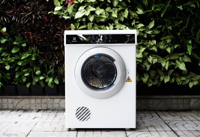 đánh giá máy sấy quần áo electrolux hình 2