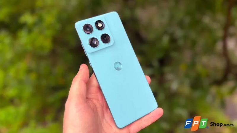 Motorola Edge 60 Fusion cho cảm giác cầm nắm thoải mái