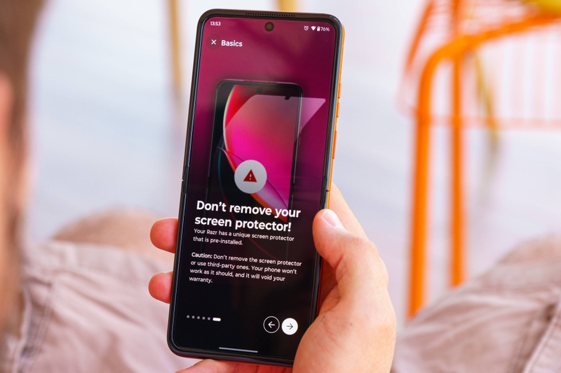 Đánh giá Motorola Razr 50 - hình 6