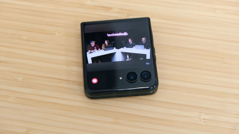 Đánh giá Motorola Razr 70+/Razr+ 2026 - hình 8