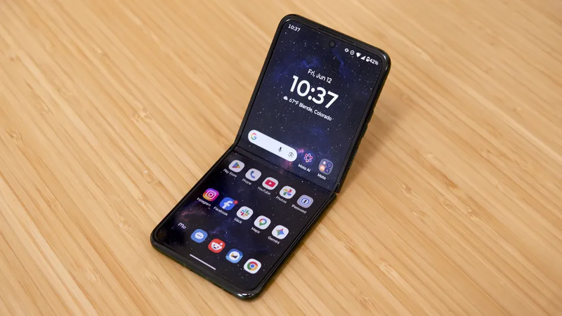 Đánh giá Motorola Razr 70+/Razr+ 2026 - hình 1
