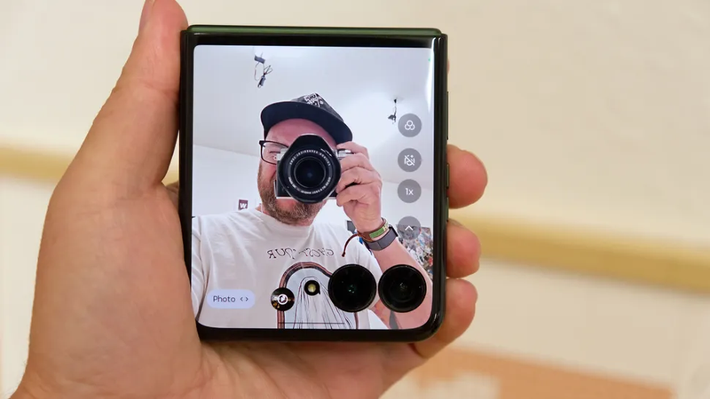 Đánh giá Motorola Razr 70+/Razr+ 2026 - hình 9