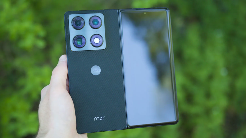 Đánh giá Motorola Razr Fold - hình 1