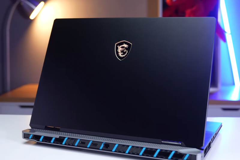 Đánh giá MSI Titan 18 HX (1)