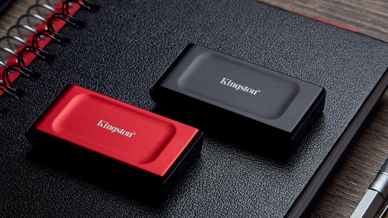 Kingston XS1000 đỏ và đen