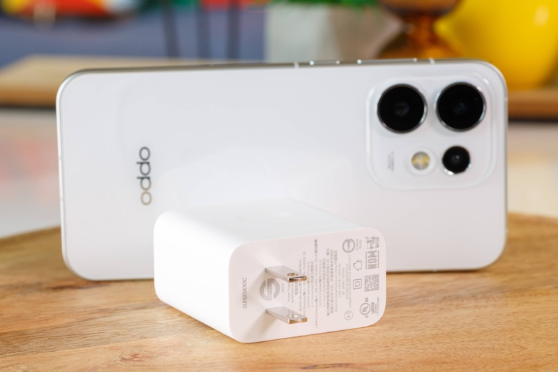 Đánh giá OPPO Reno16 - hình 7