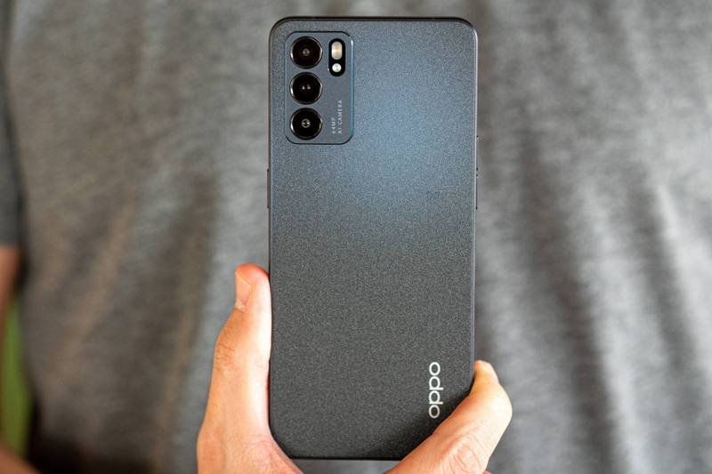 Đánh giá OPPO Reno6 - hình 1