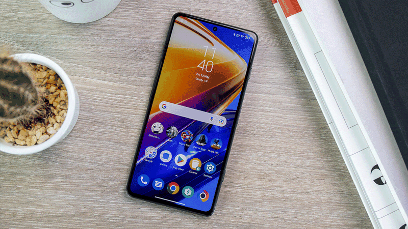 Màn hình E4 AMOLED cho chất lượng hiển thị cao
