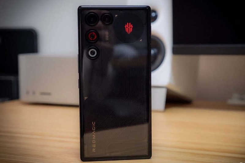danh-gia-redmagic-11-air-a.jpg