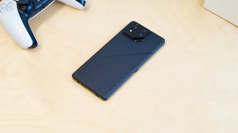 Đánh giá ROG Phone 8 Pro (ảnh 1)