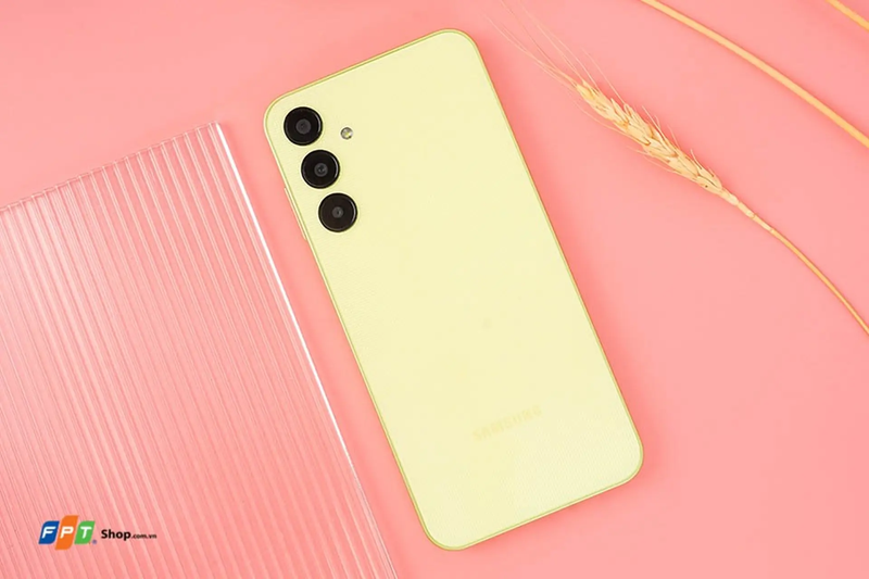 Đánh giá Samsung A25 1