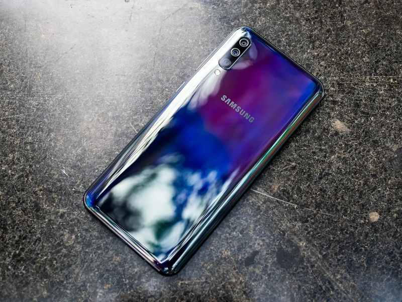 Đánh giá Samsung Galaxy A50 1