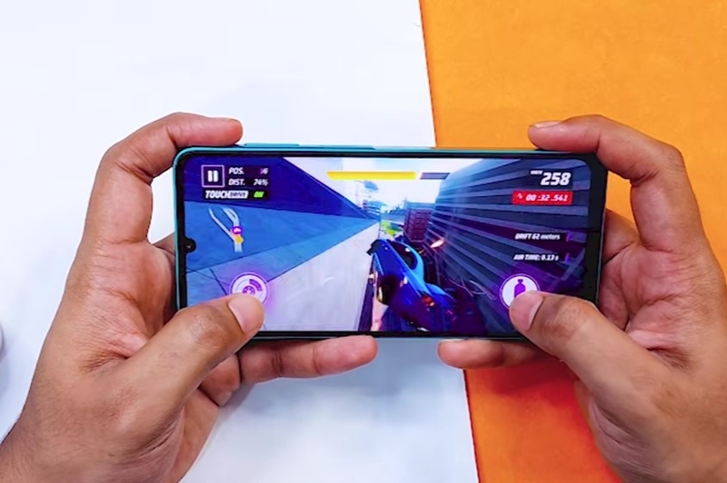 Đánh giá Samsung Galaxy M17e - hình 8