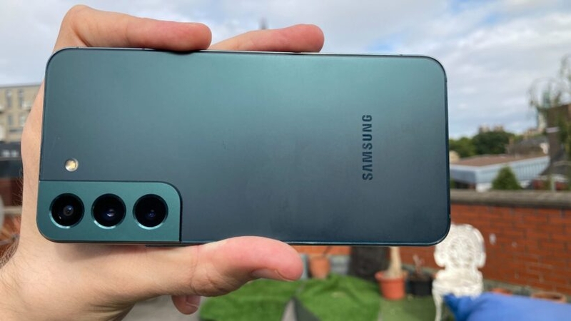 danh-gia-samsung-galaxy-s22-13.jpg