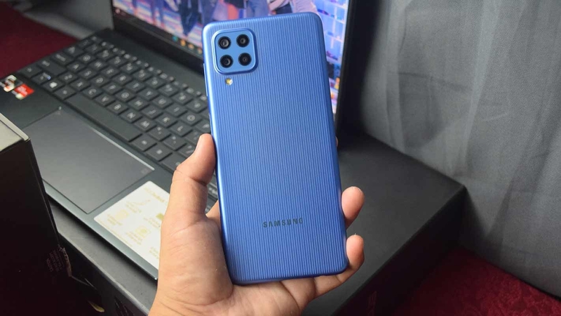 Đánh giá Samsung M22 3