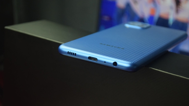 Đánh giá Samsung M22 9