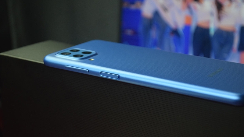 Đánh giá Samsung M22 5